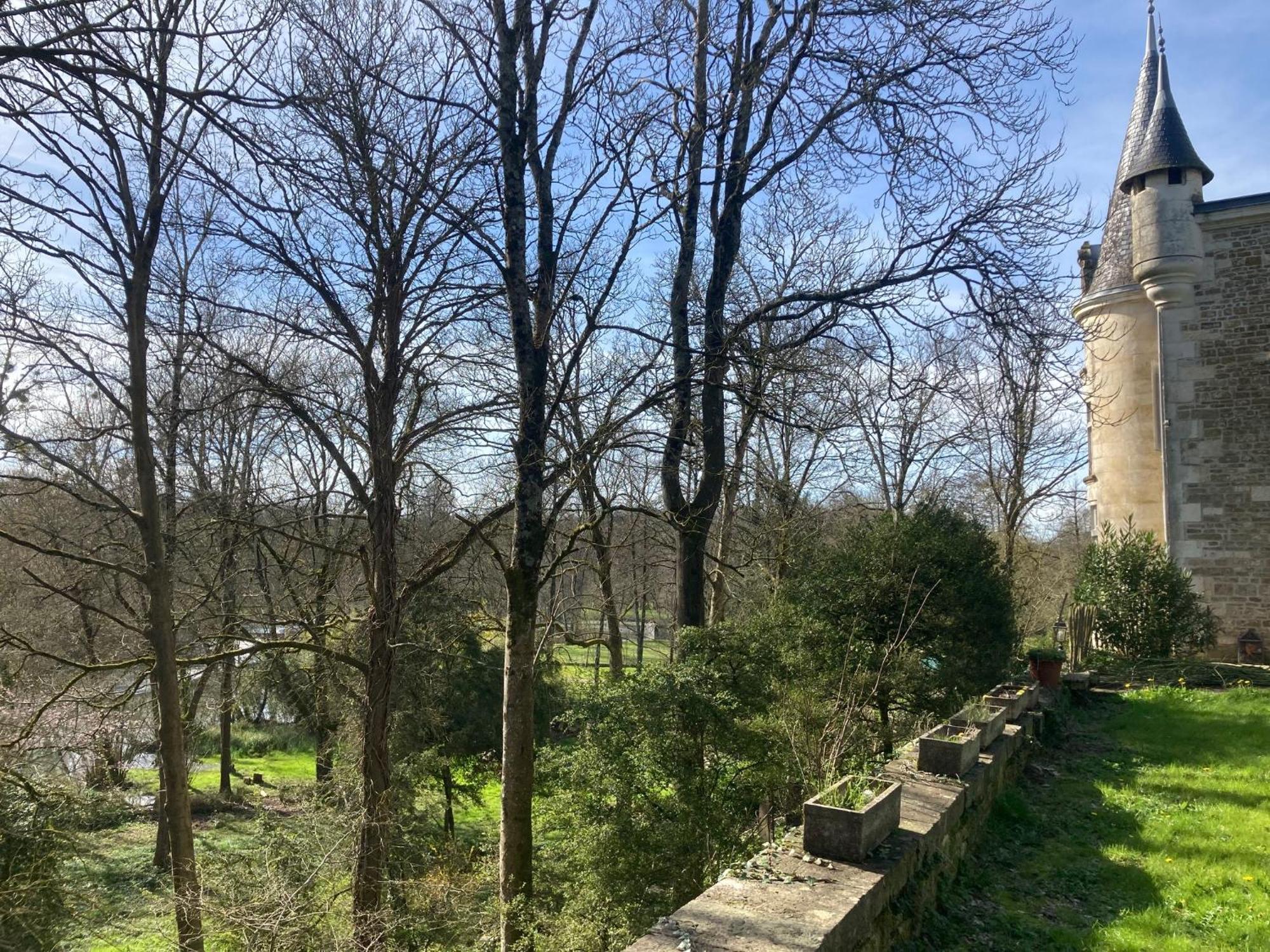 Mazette! Le Chateau Niort Exteriér fotografie